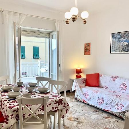 Casa Vacanza! A 50M Dal Mare! Bordighera Luaran gambar