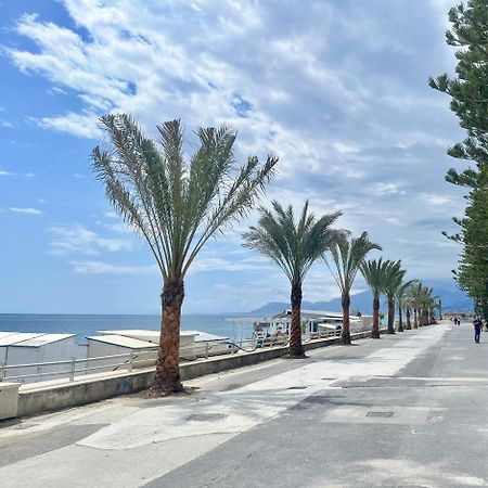 Casa Vacanza! A 50M Dal Mare! Bordighera Luaran gambar