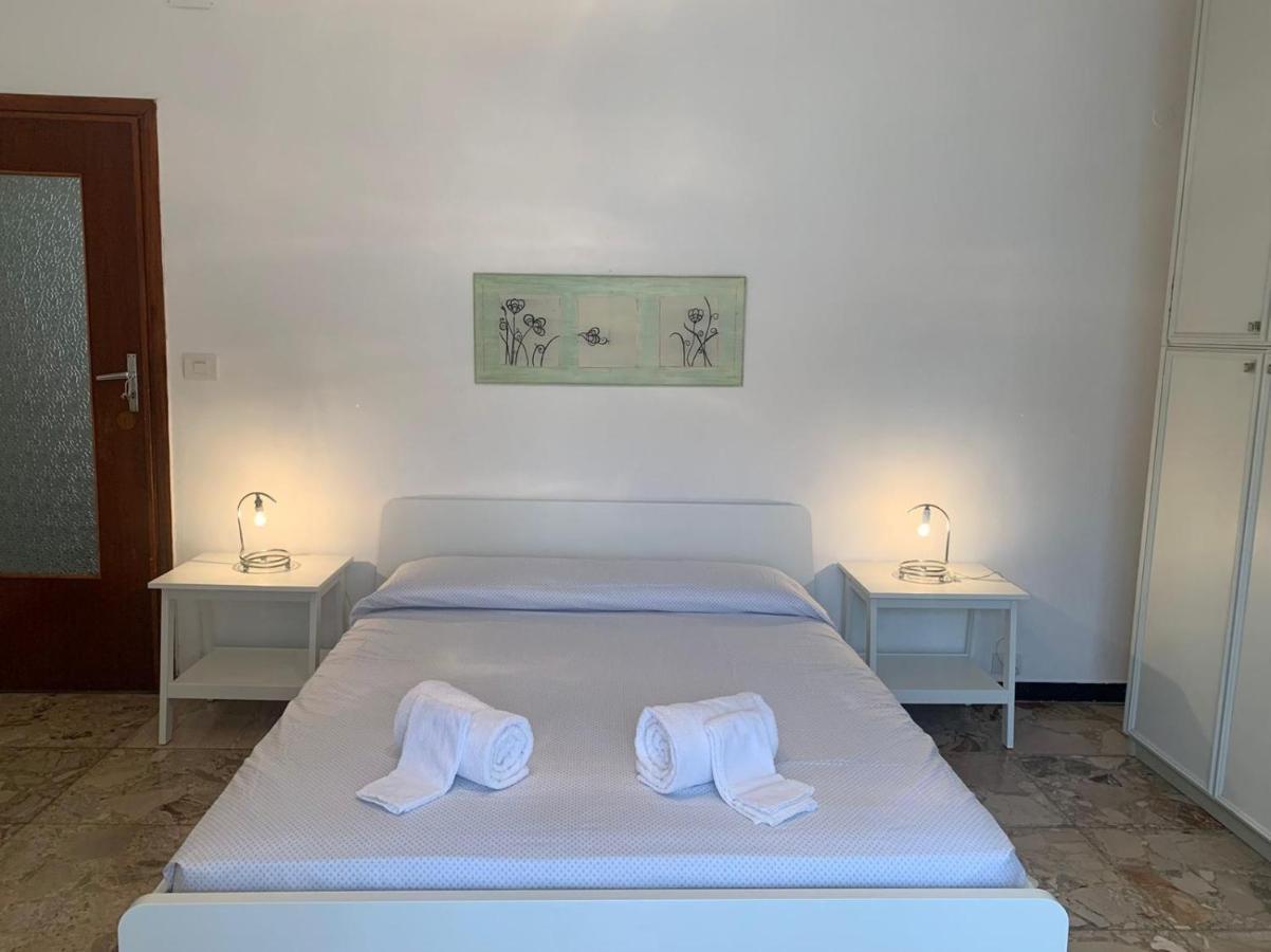 Casa Vacanza! A 50M Dal Mare! Bordighera Luaran gambar