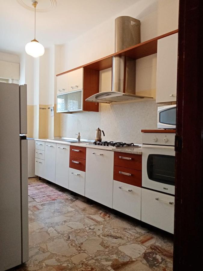 Casa Vacanza! A 50M Dal Mare! Bordighera Luaran gambar